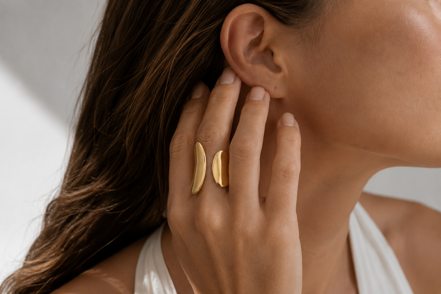Sculptural Gold Rings: The Jewellery Trend Defining 2026